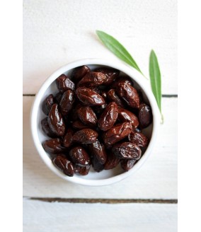 polikala oliwki kalamata z Krety suszone  z solą morską ciemne pakowane próżniowo