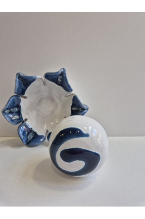 Solniczka na kwiatku "Biały z niebieskim". Ręcznie...