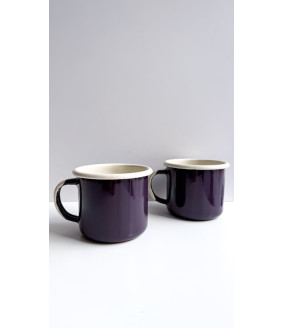 Emaliowany kubek prosty większy poj. 0,3 l bakłażan