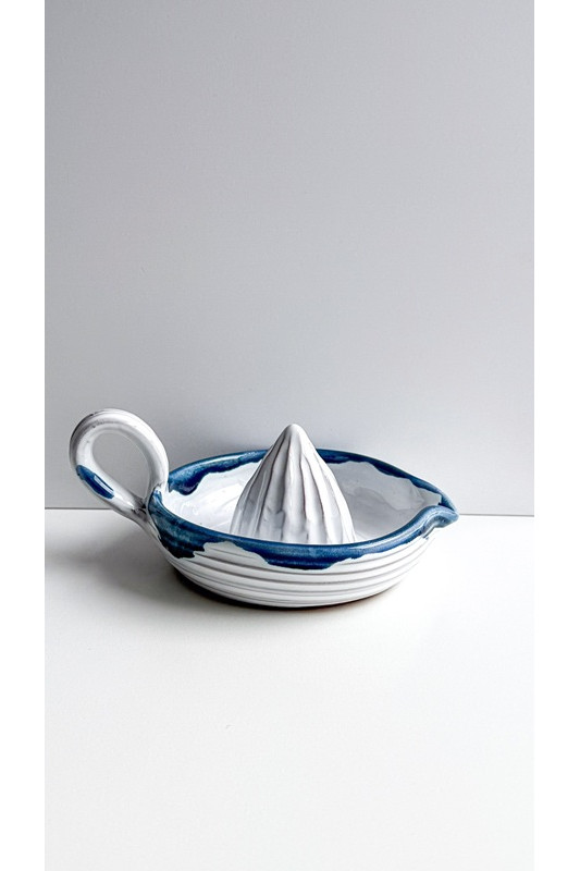 Wyciskarka do cytrusów "Biel z niebieskim''....