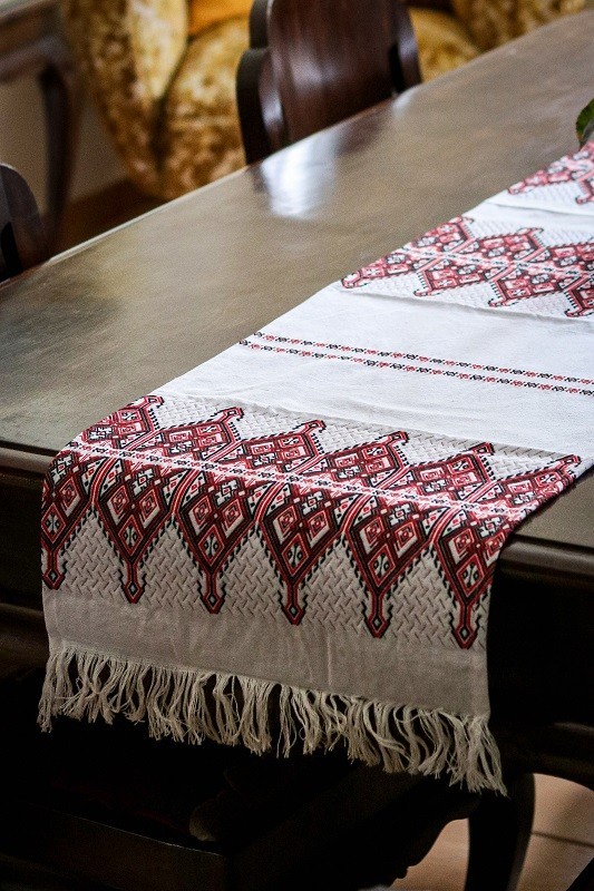 Tkany obrus z Krety polikala, ręcznie robiony obrus, ręcznie tkany tradycyjny obrus z Krety, z Grecji bieżnik